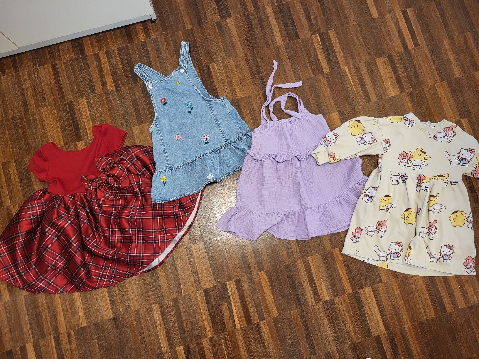 Lotti & Set di vestiti: Kinderkleider-Paket Gr. 104/110 Mädchen – Usato da Basel venduto da Ywana 3