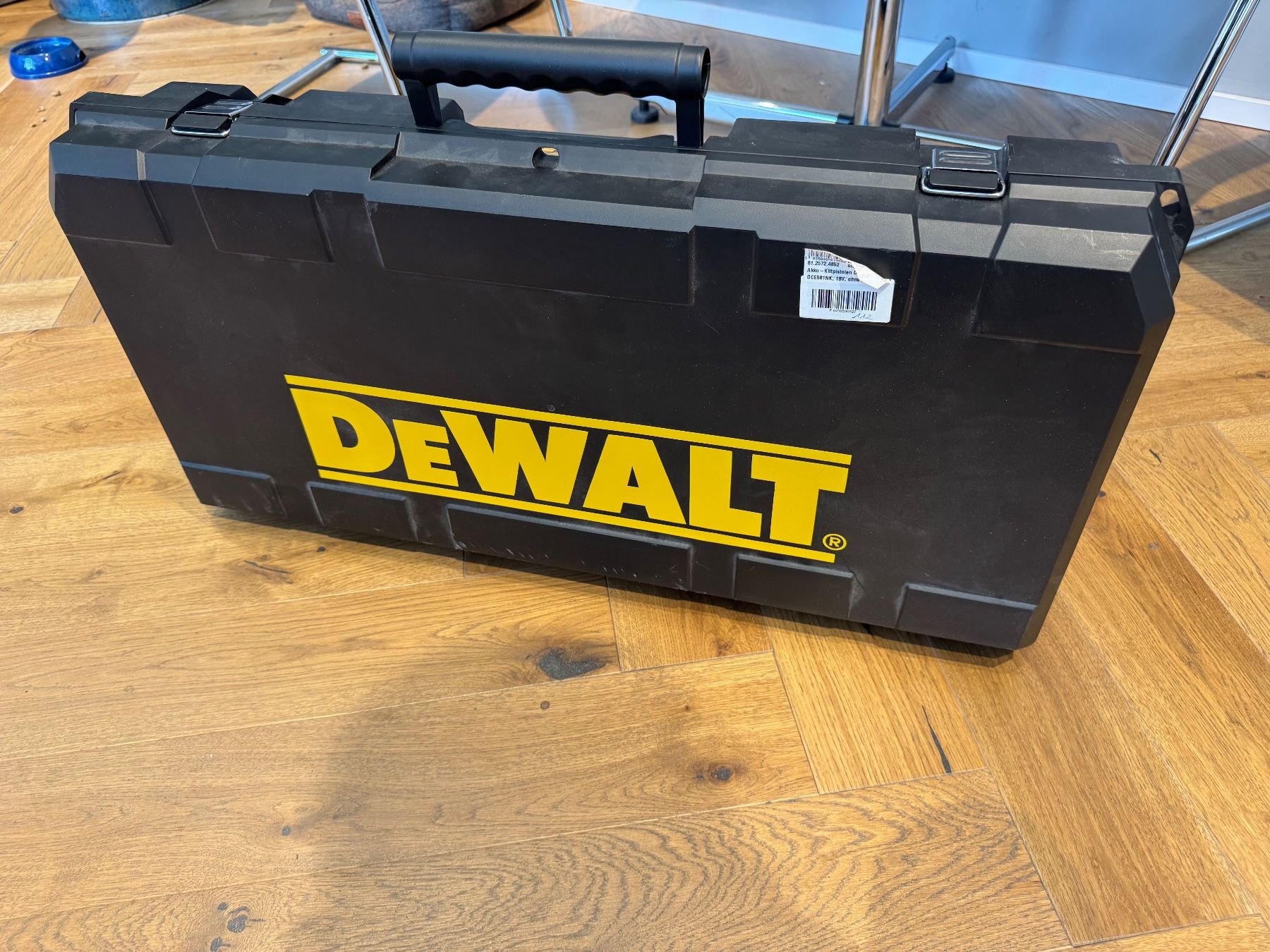 Dewalt Tutti gli attrezzi: DeWalt Akku-Kartuschenpistole DCE581NK – Usato da Dietlikon venduto da HighspeedUmzug 8