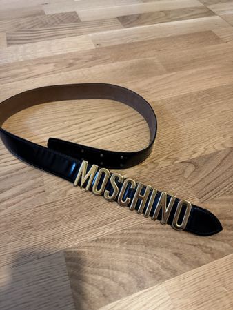 Ceinture Moschino Vintage en cuir noir, Taille 96 cm!