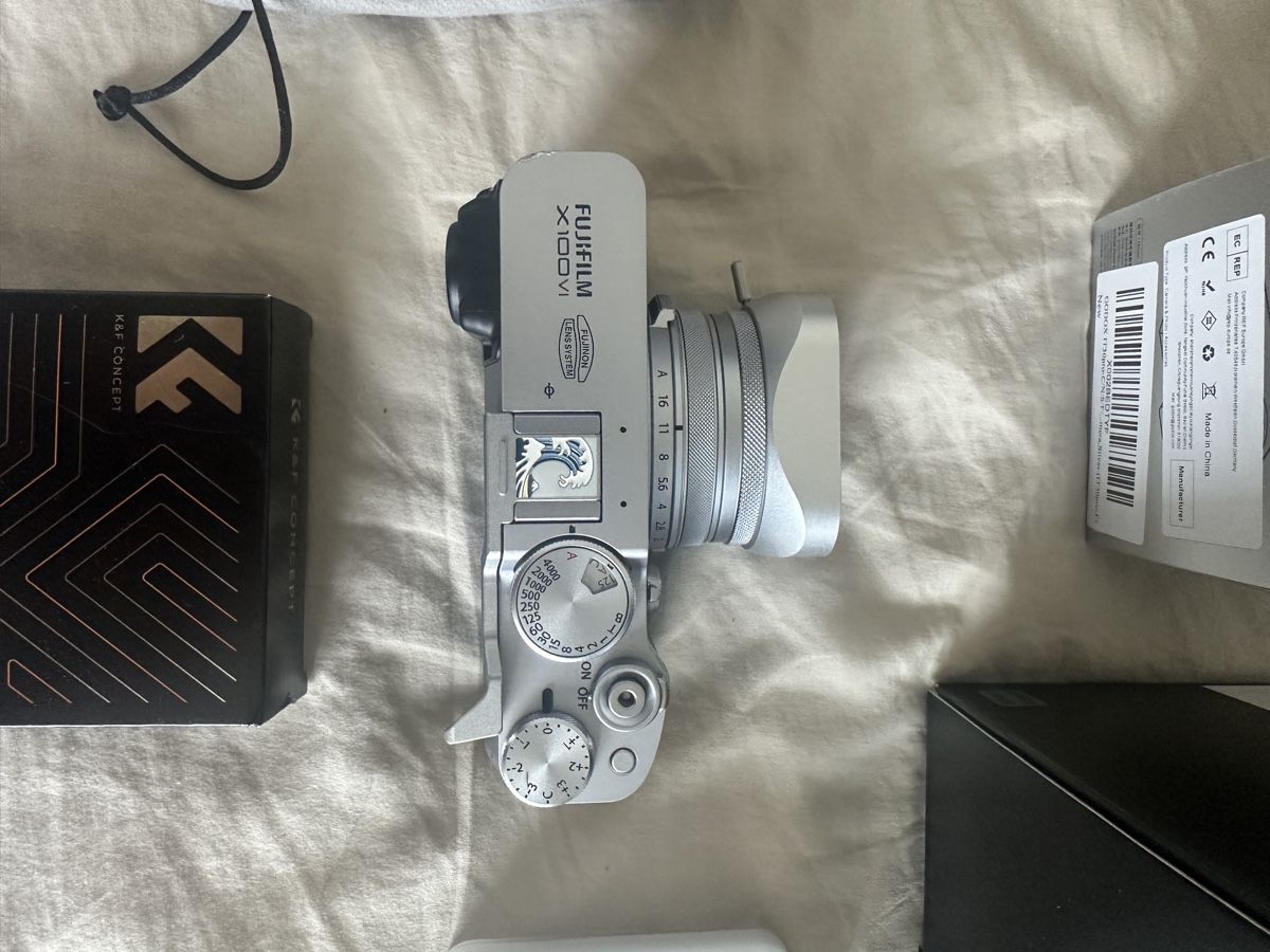 Fujifilm Appareil photo: Fujifilm x100VI silver - Full kit – D'occasion à Onex par whoiselijah 1