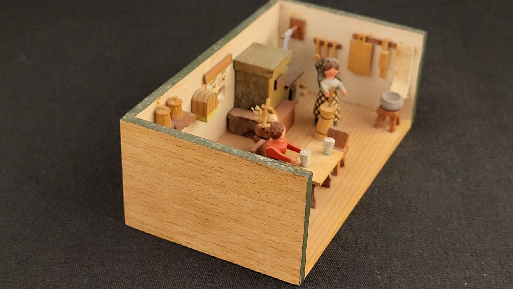 Statuette: Miniatur-Stube SEIFFEN – Usato da Basel venduto da spinne02 5