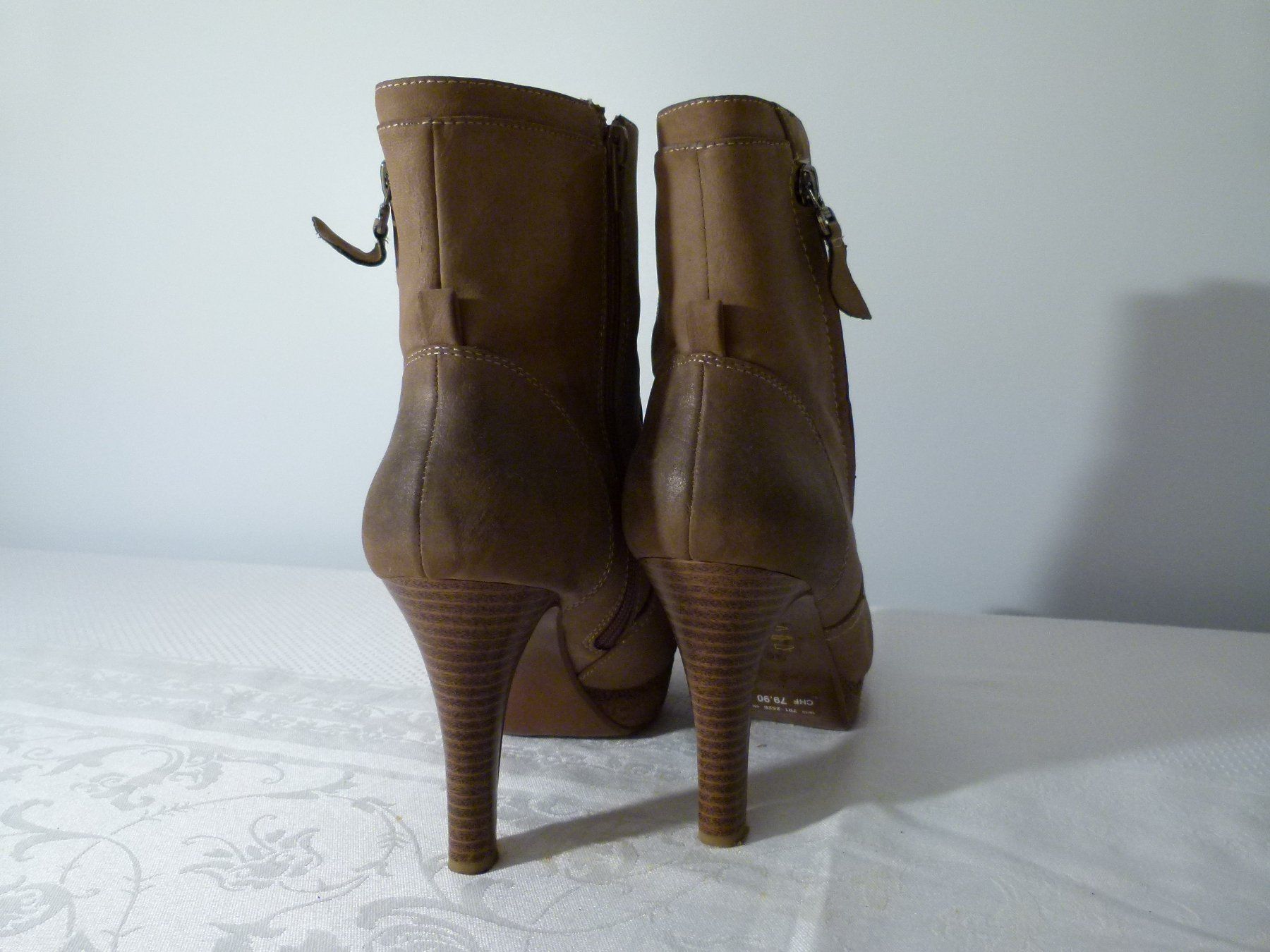 Scarpe da donna: Stiefelette Bata – Usato da Winterthur venduto da carrera924s 2