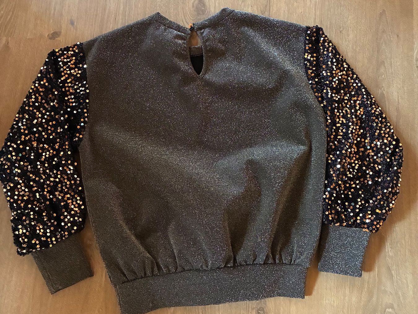 Maglioni & Felpe: Silberner Paillettenpullover M / Pull argenté paillettes M – Nuovo (secondo la descrizione) da Lausanne venduto da MademoiselleZuzu 2
