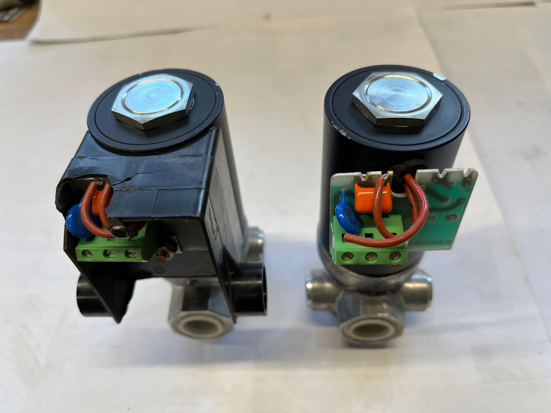 Honeywell Componenti elettronici: Magnetventile "KromSchröder" 230V – Nuovo (secondo la descrizione) da Küblis venduto da hypofacto 1