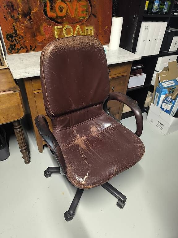 Chaises: Lot de chaises de bureau – D'occasion à Lausanne par mikee 2