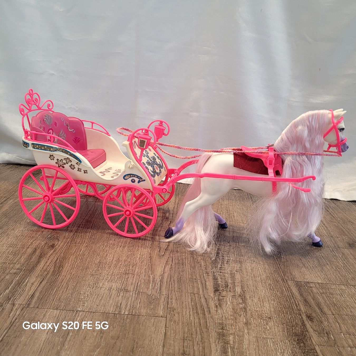 Jouets: Barbie Pferd Diva mit Kutsche – D'occasion à Niederbuchsiten par klengyel 1