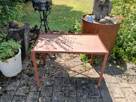 Alter kleiner Werkstatt Tisch, Eisen mit Patina