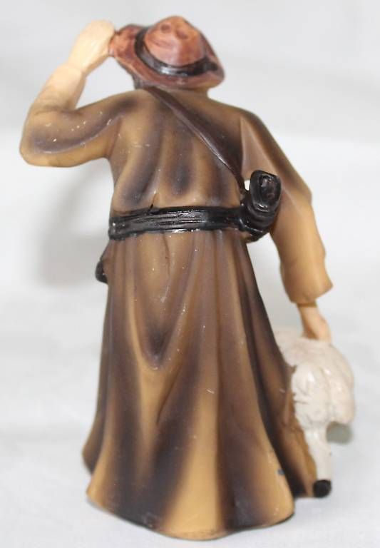 Figuren: Hirte stehend mit Schaf b – Gebraucht aus Moosseedorf von Tigerlily1 4