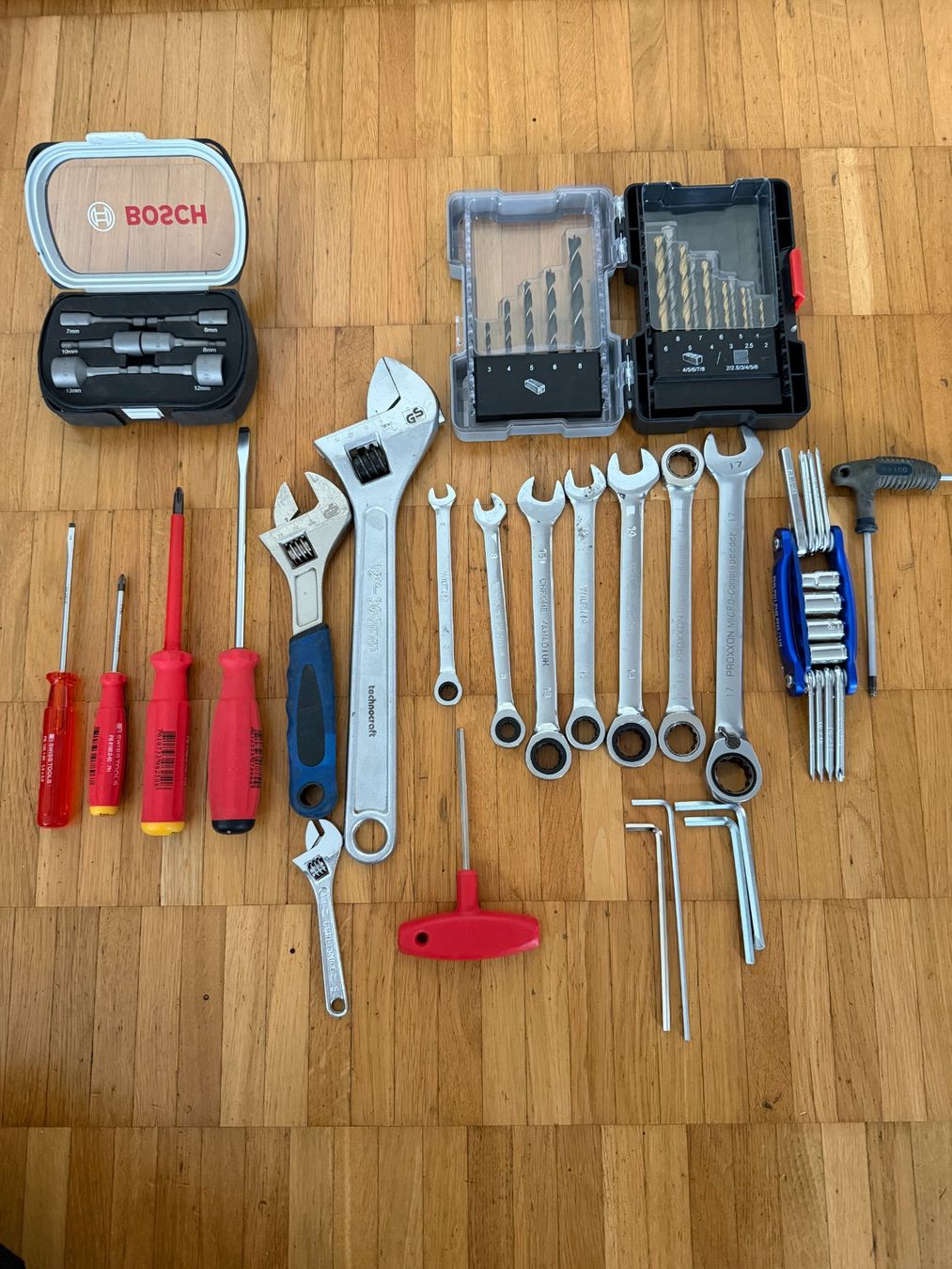 Tous les outils: Verschiedene werkzeug – D'occasion à oberglatt  zh par aleks06
