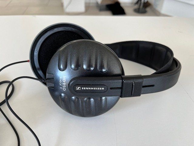 Sennheiser hd 250 linear ii sales