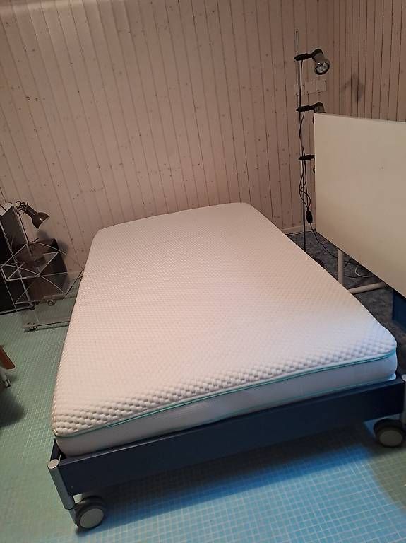 Letti: Doppelbett und Matratze – Usato da Hemmental venduto da Wuthier
