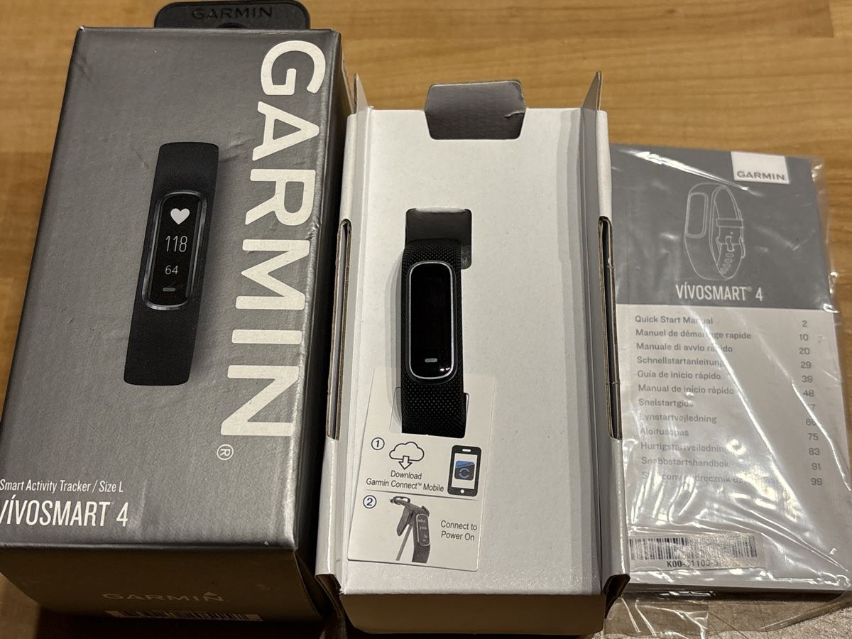 Garmin Smartwatch: Garmin Vivosmart 4 – Nuovo e nell'imballaggio originale da Rümlang venduto da resale35