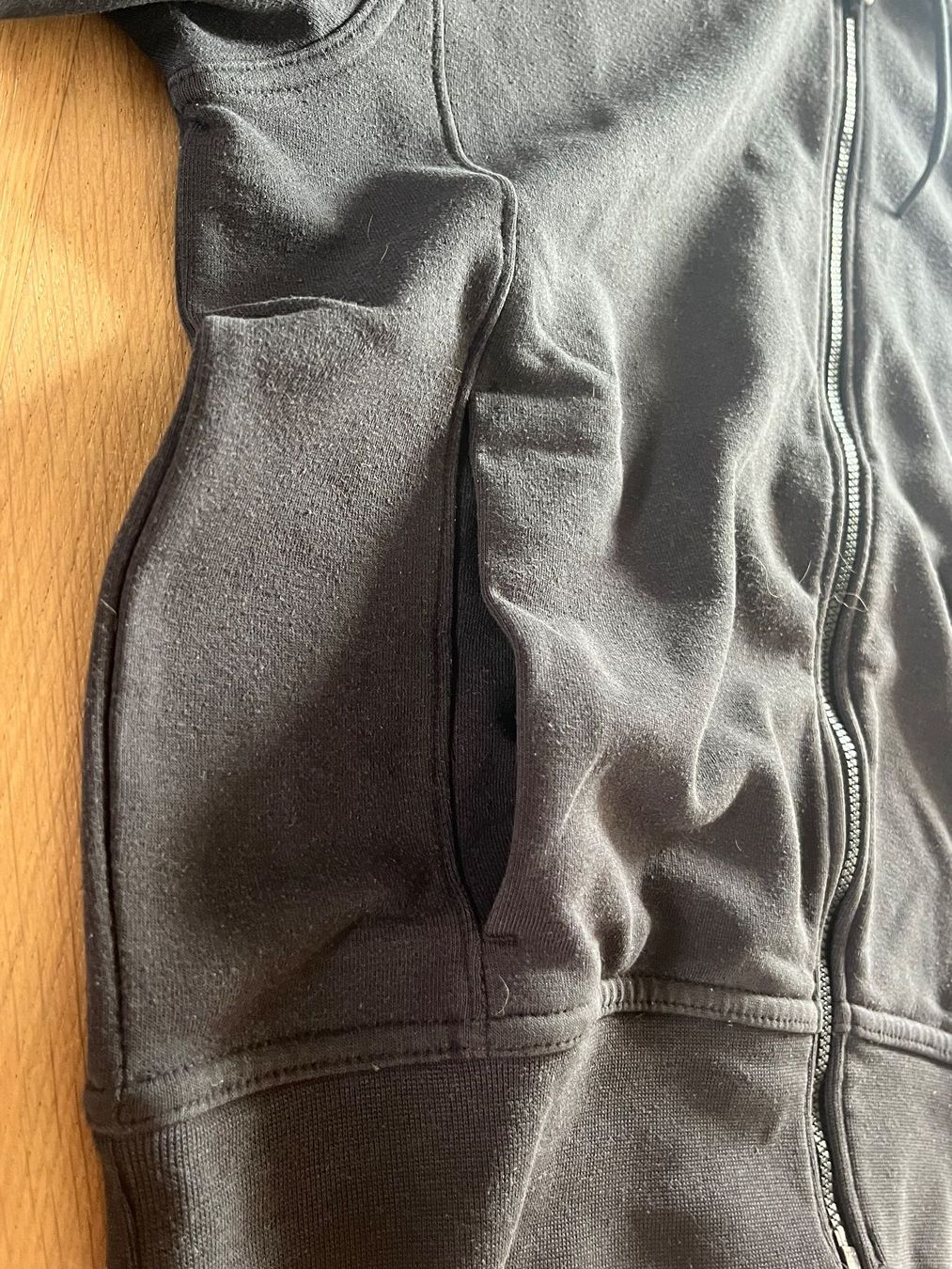 Nike Maglioni & Felpe: Nike Jäckchen/Pulli schwarz – Usato da Laupen BE venduto da lee_ym6v 7