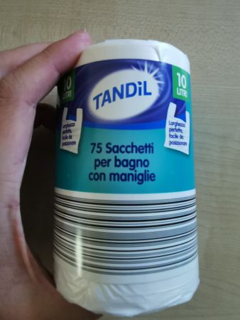 Kleine weisse Plastiksäcke mit Griffen (10 L)