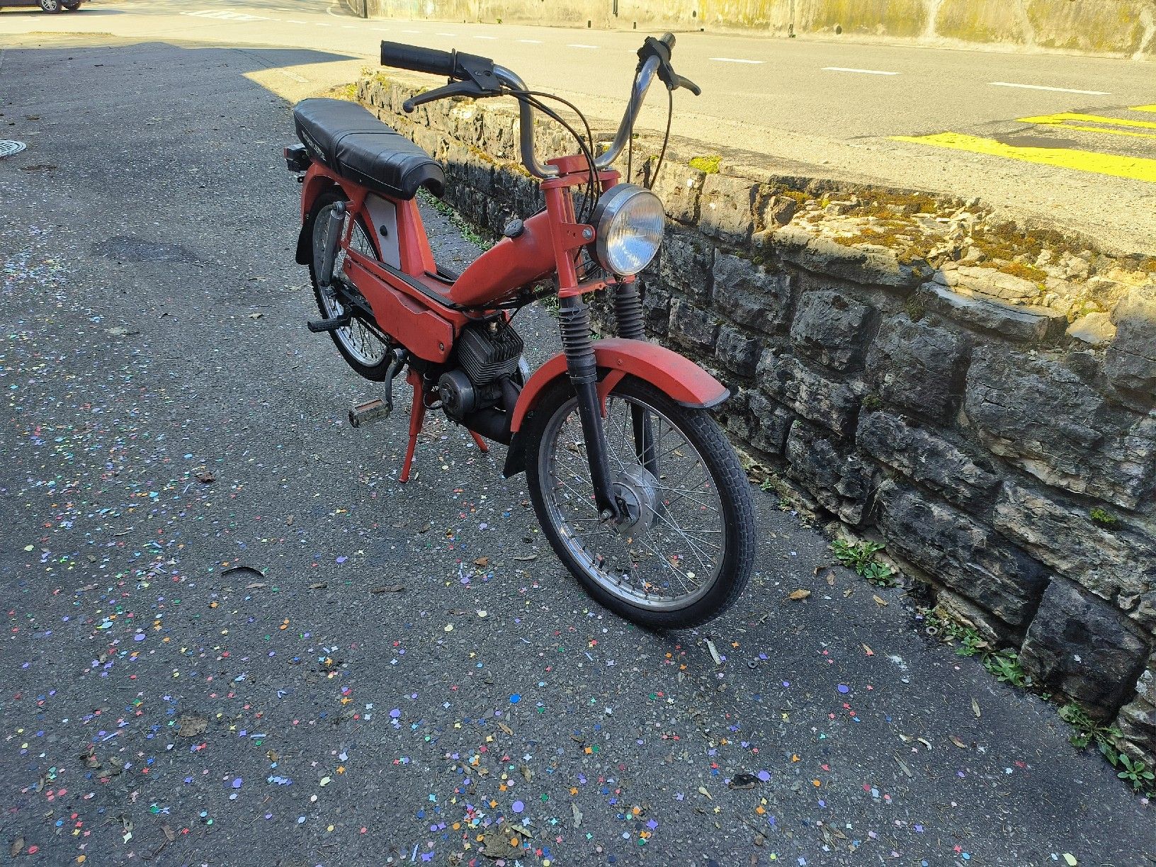 Ciclomotori: Mobylette, rotes Mofa, Lauft.Ohne Ausweis. – Usato da Fulenbach venduto da Elektronik