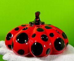Yayoi Kusama Naoshima Pumpkin Figur