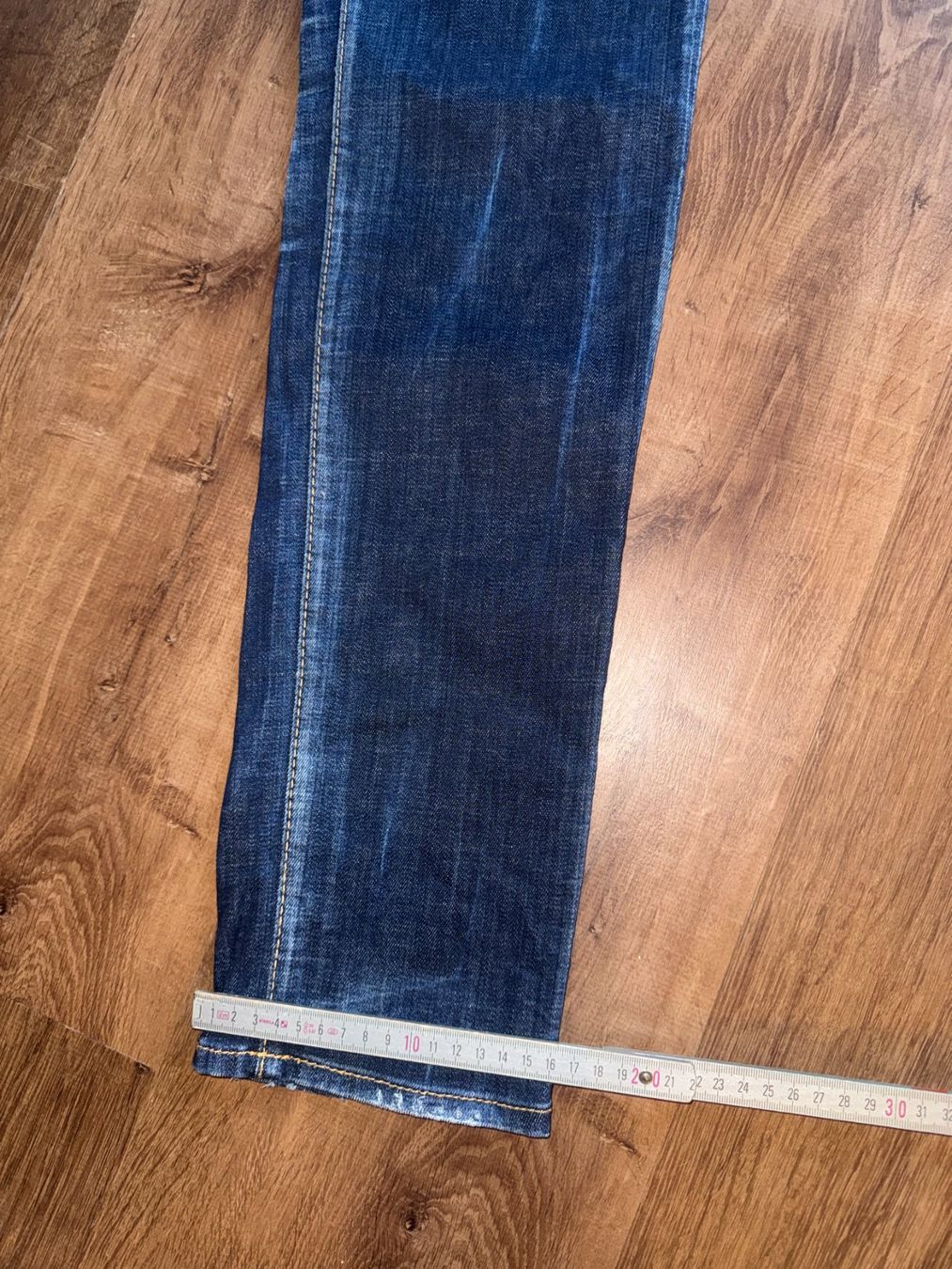 Dsquared2 Jeans: Jeans slim Dsquared2 - IT 46 – D'occasion à St-Sulpice VD par juhdu 1