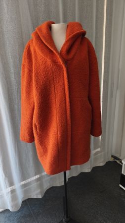 Zara Mantel