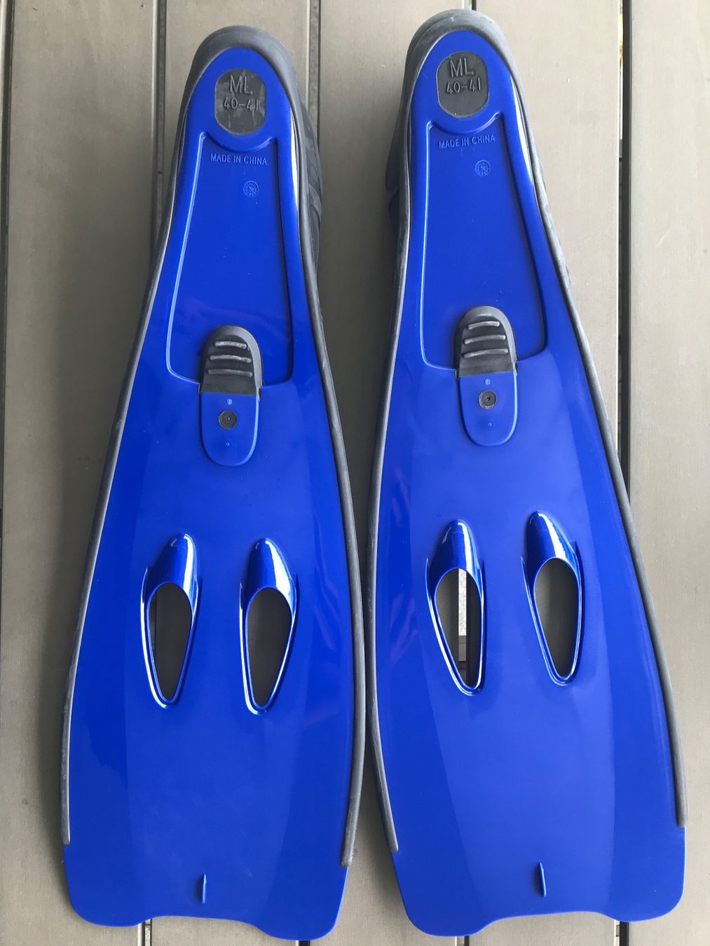 Flossen, Masken & Schnorchel: AQUA LUNG Flossen Dolphin, Gr. 40-41 – Neu und originalverpackt aus Ebnat-Kappel von Molton 1