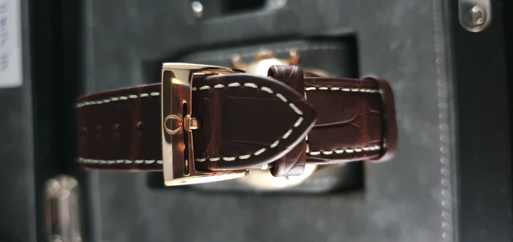 Omega Orologi: Omega Speedmaster Numbered Edition Only 1000 Stk. Gold 18Kt. – Nuovo e nell'imballaggio originale da Zürich venduto da Leica.C89 7