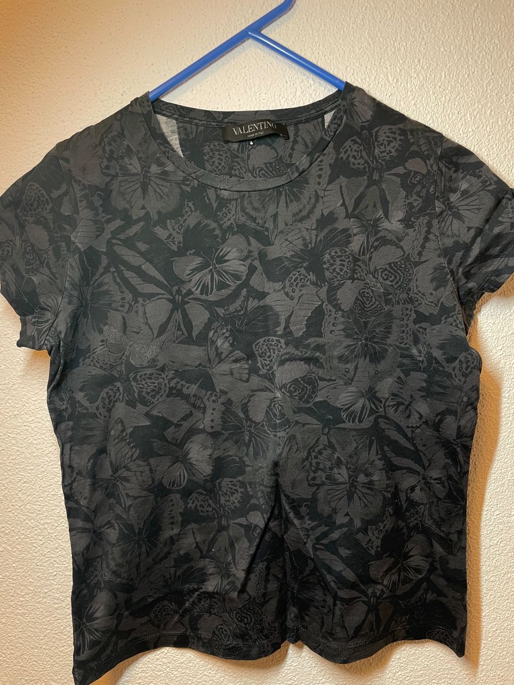 Valentino T-shirt: 100% original VALENTINO T-Shirt medium – Usato da Zug venduto da dmjtita 2