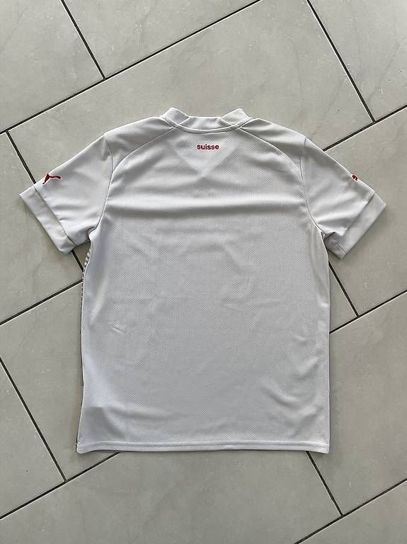 Leibchen & Hosen: Training-Shirt Puma Schweizer-Nati, Grösse 164 – Gebraucht aus Möriken AG von nipamijule 1