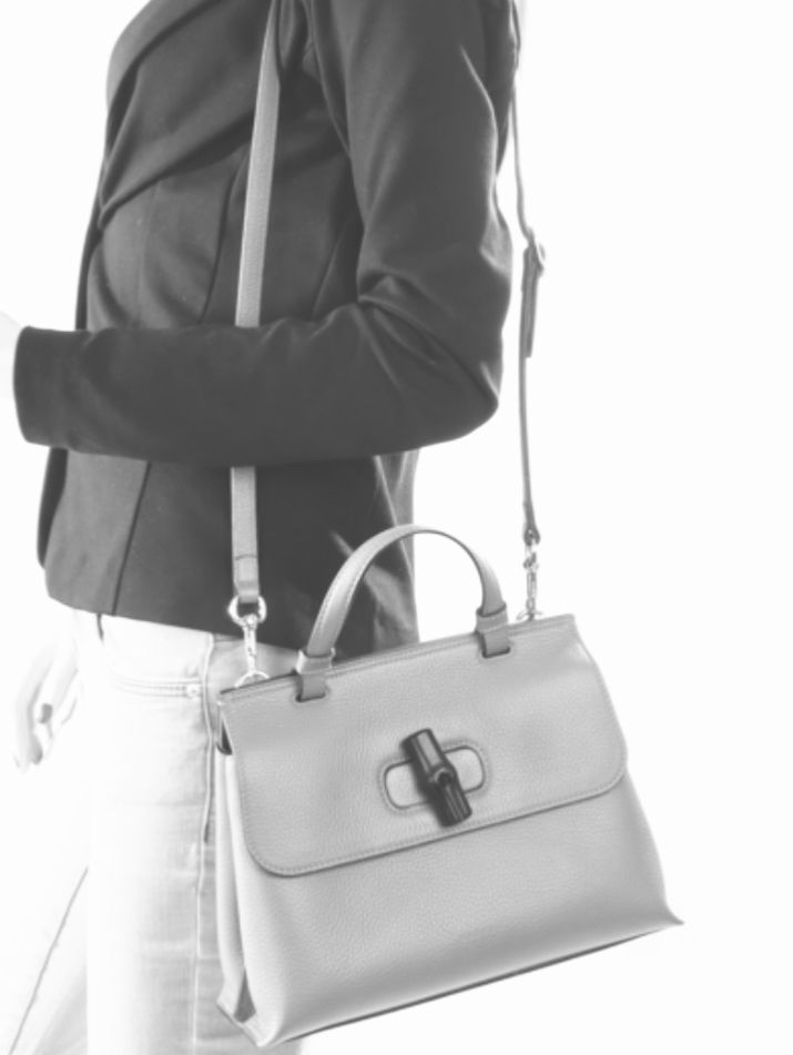 Borse da donna: Ledertasche m. Bambooverschluss Designer Style – Usato da Besazio venduto da lionheart63 2