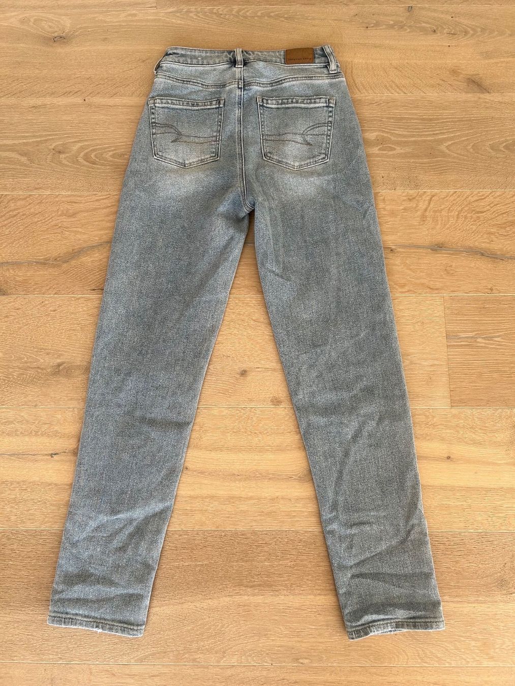 American Eagle Jeans: Hellblaue American Eagle Jeans Grösse regular – Usato da Niederhelfenschwil venduto da aur_ms6f 4