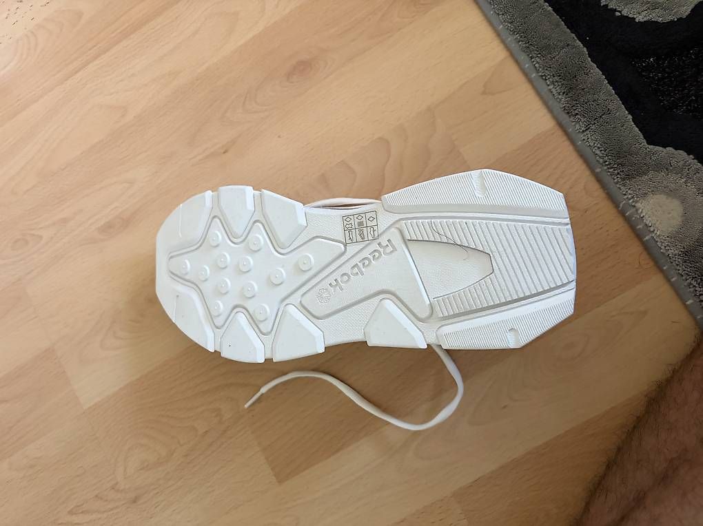 Reebok Herrenschuhe: Reebok Sneakers 41 neu – Neu und originalverpackt aus Baden von jam_pkh9 2