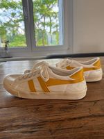 Sneakers. Göla. Weiss-gelb. Gr. 39.