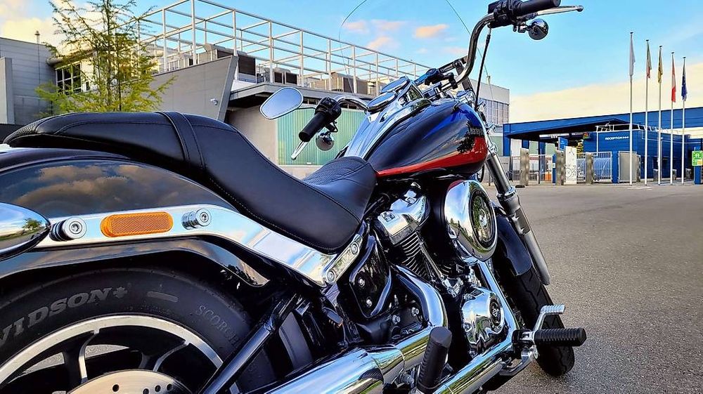 HARLEY-DAVIDSON FXLR Low Rider 107 Softail (Gebraucht) in PESEUX für ...