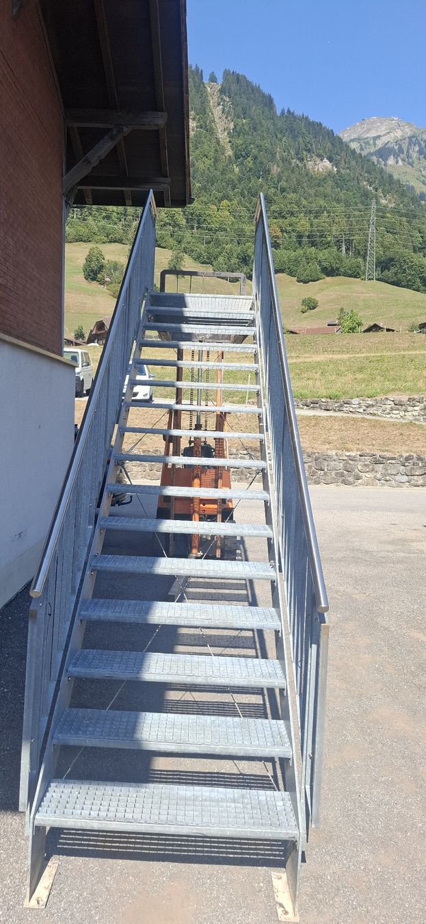 Scale: Treppe mit Podest und Geländer – Usato da Reichenbach i. K. venduto da Wskorpion 1