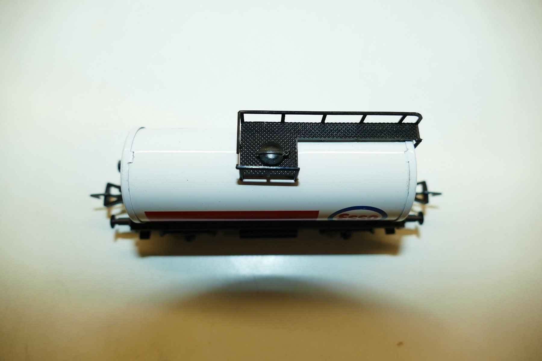 Fleischmann Modellini di ferrovie: Fleischmann H0: DB Kesselwagen Esso – Nuovo (secondo la descrizione) da Niederhasli venduto da rail-duerst 2
