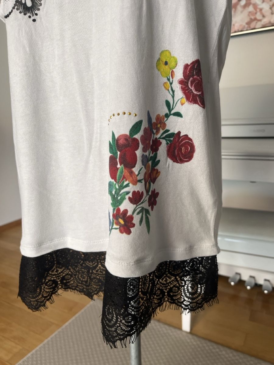 Desigual T-Shirts: Shirt mit Blumenprint & Spitze, Desigual, S – Gebraucht aus Solothurn von Bobesch08 1