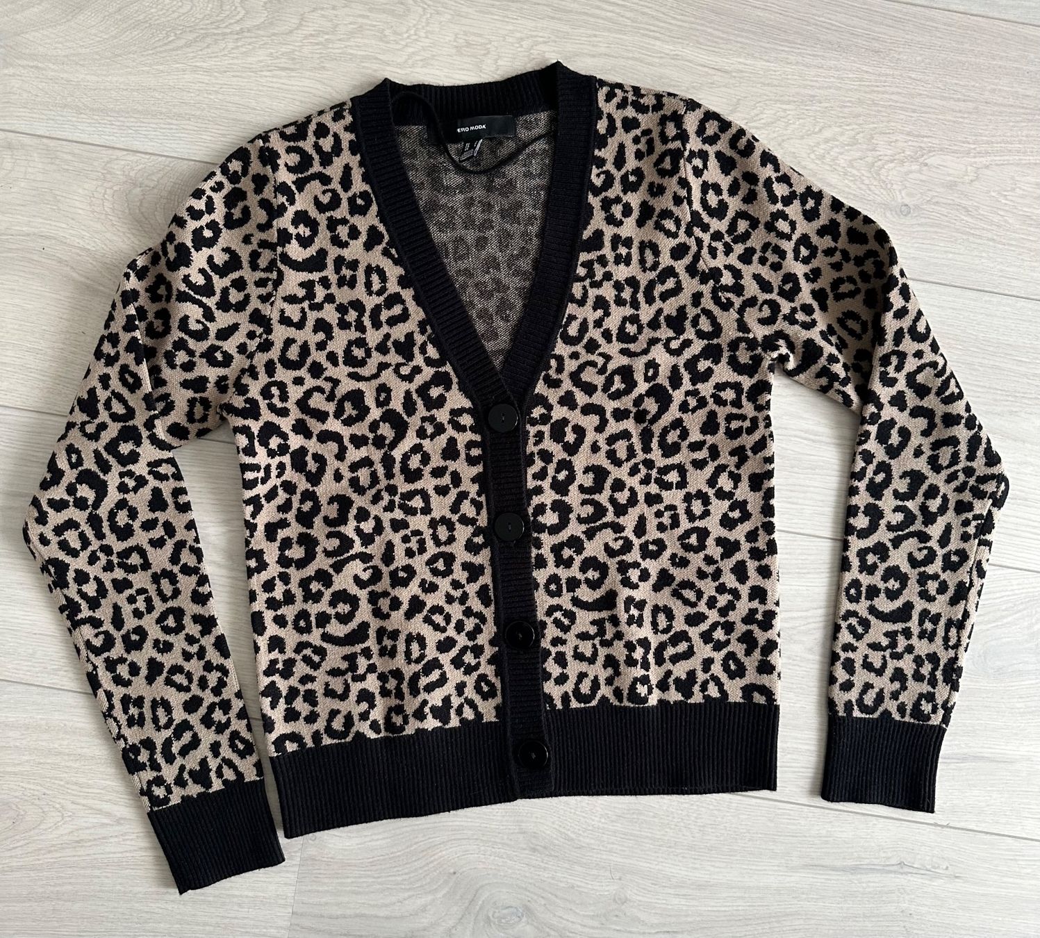 Vero Moda Gilets & Westen: Gilet Cardigan léopard – Neu (gemäss Beschreibung) aus La Neuveville von flodocha