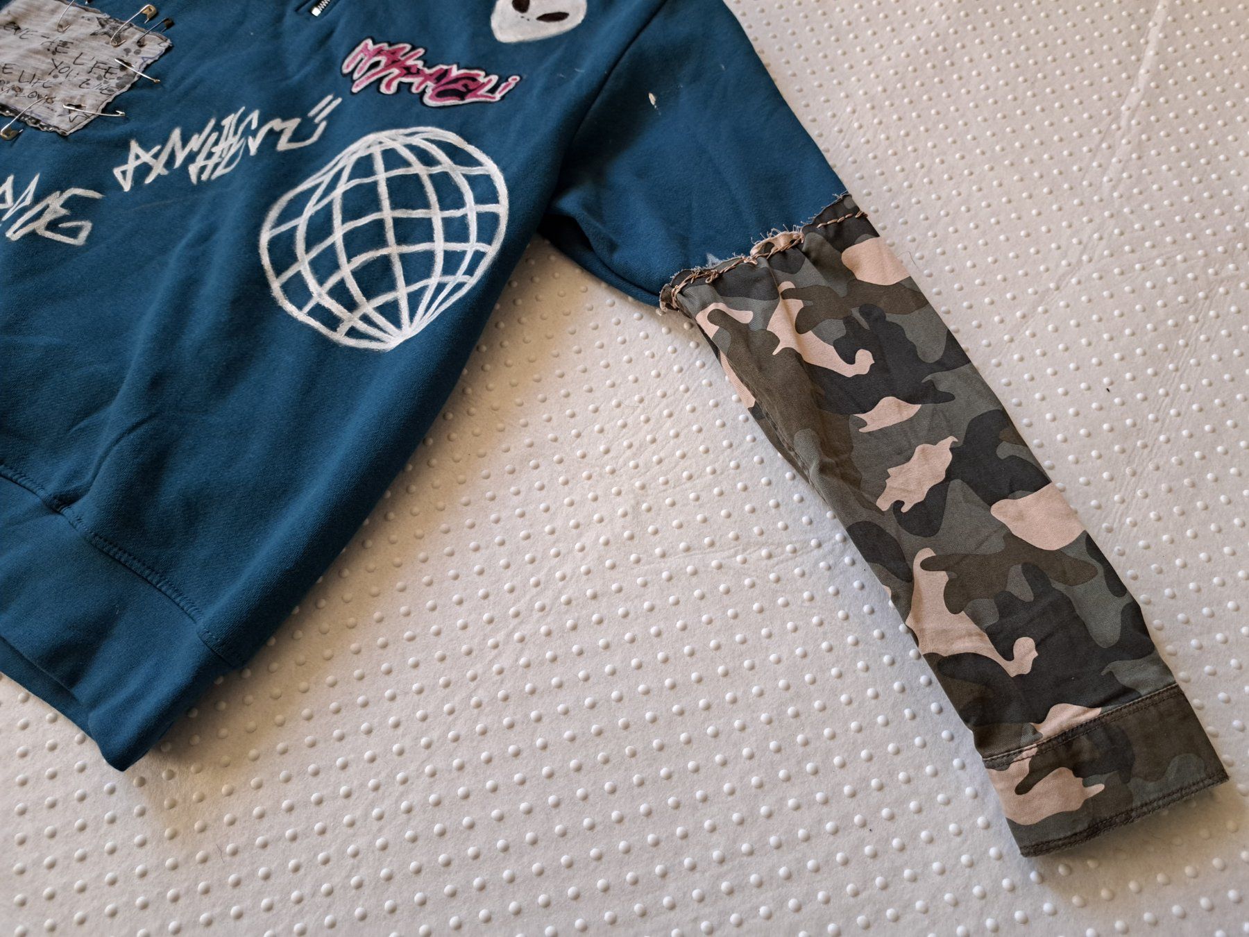 Bershka Maglioni & Felpe: Bershka Pullover Gr. L, einzigartig und stylisch! – Usato da Gysenstein venduto da joshuas81 1