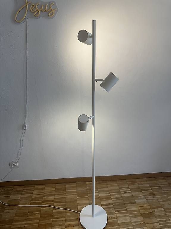 Lampade: Ikea Standleuchte weiss + 3x Leuchtmittel  – Usato da Flüh venduto da sar_6c26