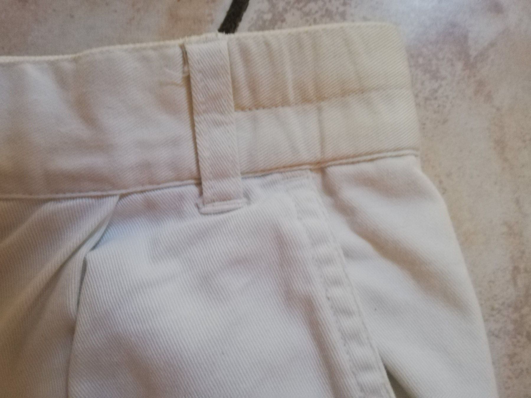 Pantaloni: Damenhose Gr. 36 weiss – Usato da Starrkirch-Wil venduto da LucyDog 2