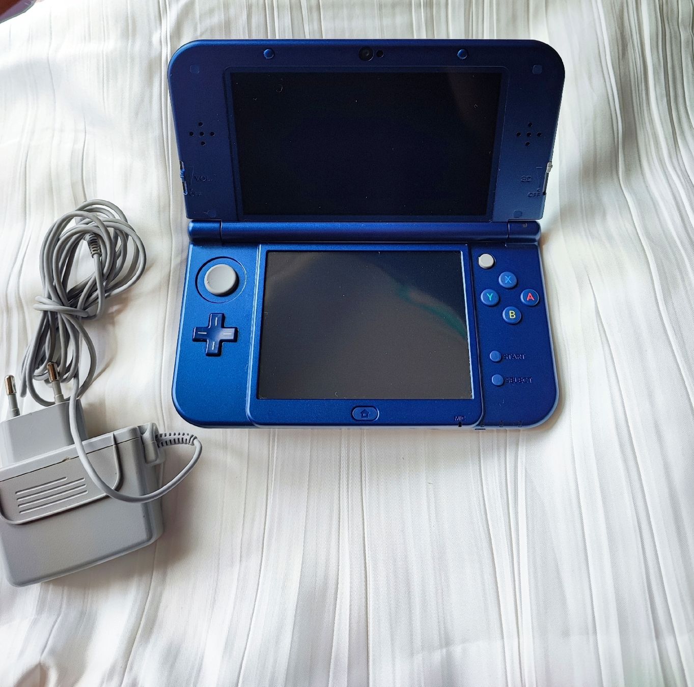 Nintendo Consoles: New Nintendo 3DS XL – D'occasion à Zollikofen par zar_j67f 7