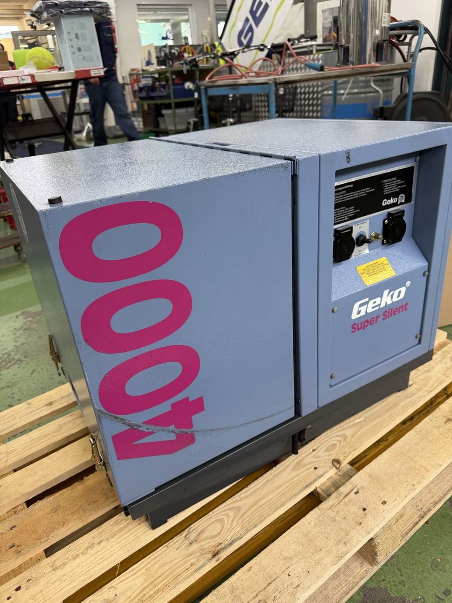 Generatori di corrente: Stromgenerator Geko 4000 Super Silent – Nuovo (secondo la descrizione) da Regensdorf venduto da Dani.Al