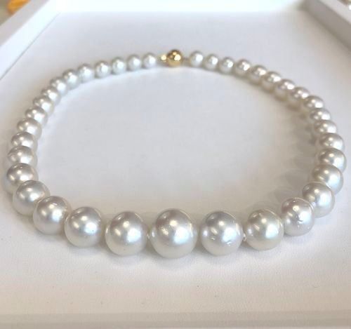 Catenine: Südsee Perlen Collier, 10-15.2mm, 9300.- – Nuovo e nell'imballaggio originale da Zürich venduto da juwelier-damken 1