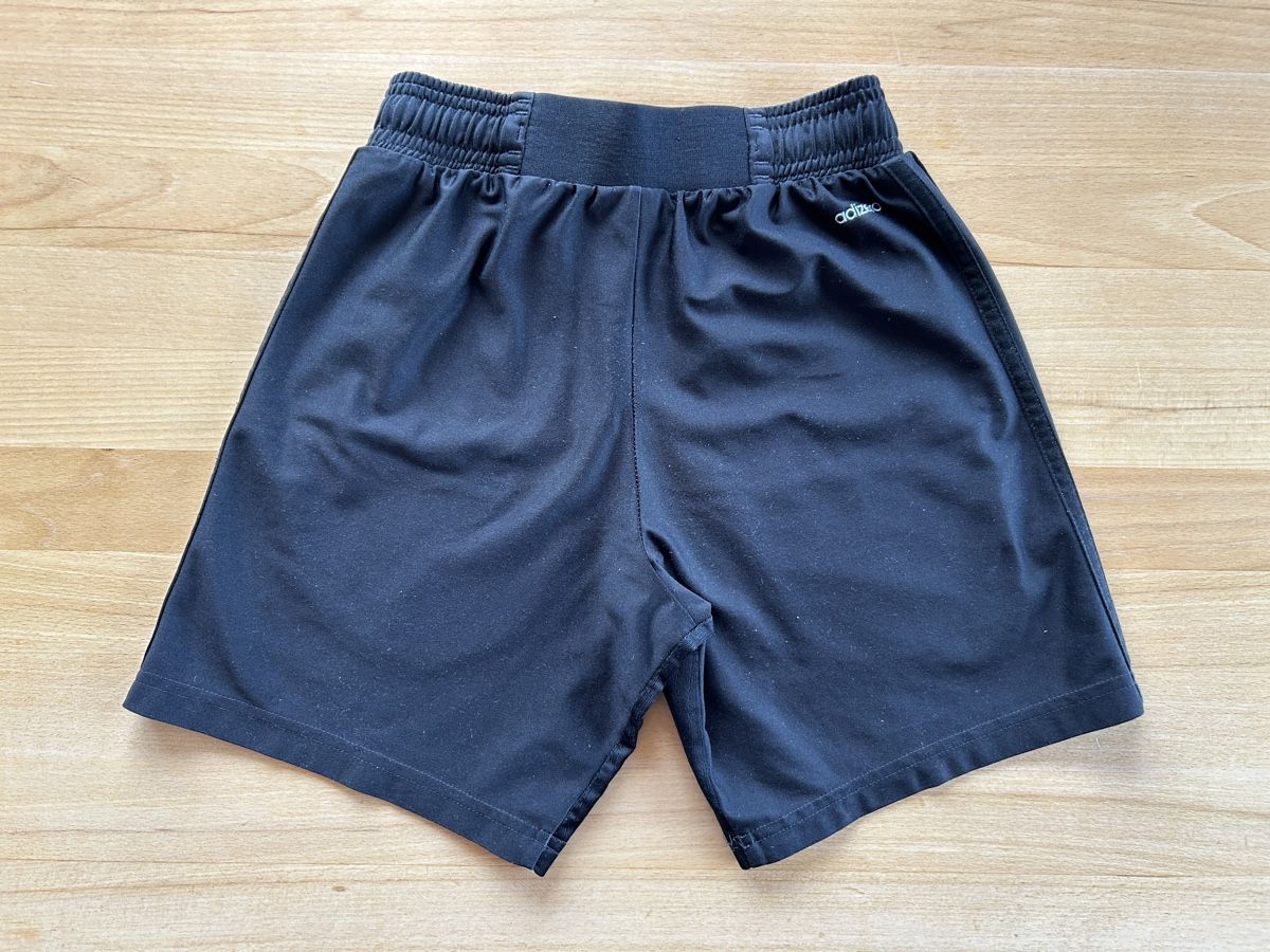 Adidas Pantaloni: Kindersporthosen Grösse 140 – Usato da Grosswangen venduto da che_gr 2
