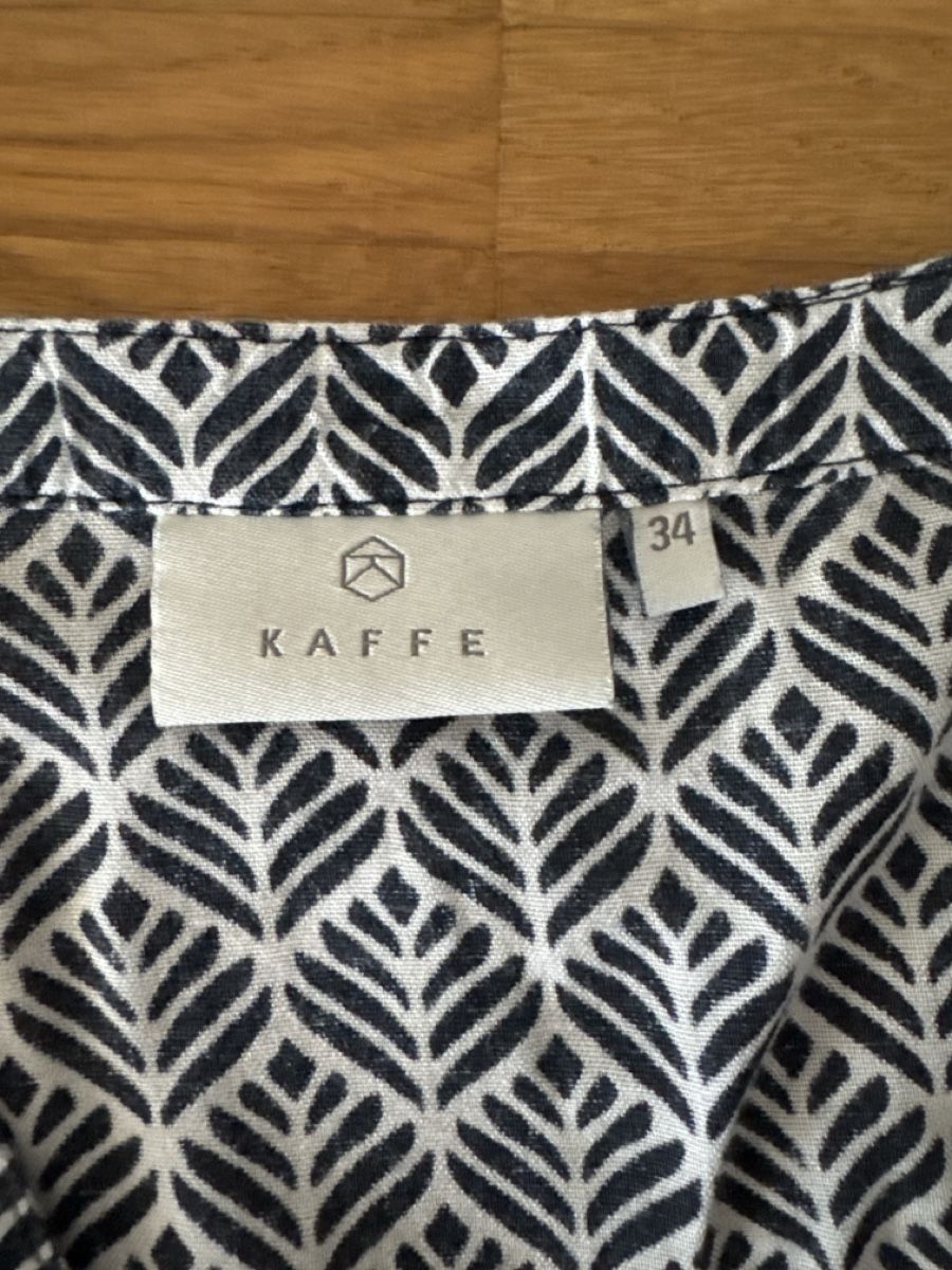 Camicette: Kaffe Bluse, Grösse 34, schwarz-weiss gemustert, Top! – Nuovo (secondo la descrizione) da Zürich venduto da Rae0850 1
