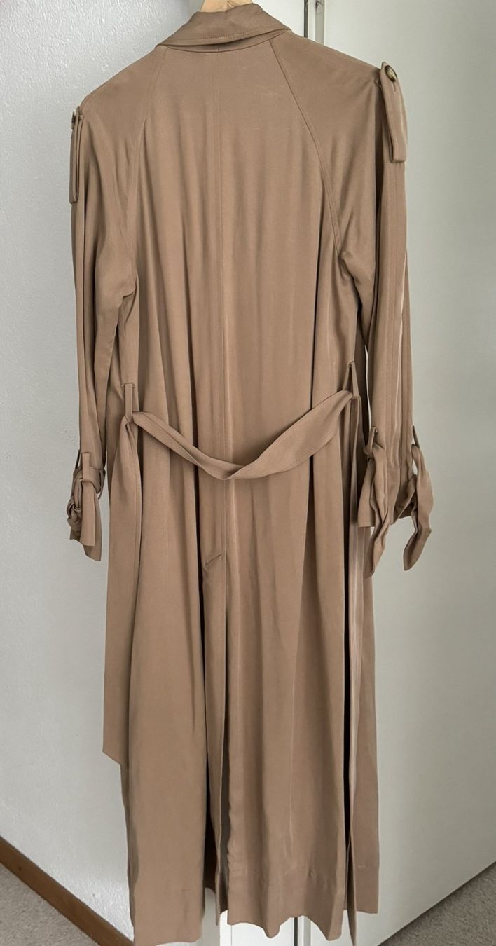 H&M Cappotti: Damen Trenchcoat H&M – Usato da Kilchberg ZH venduto da Mikhail83 1