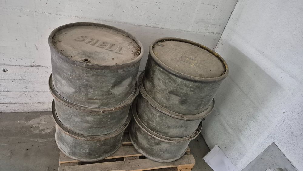Zwei sehr alte Shell Deko Fass 200L (Gebraucht) in Nunningen für CHF ...