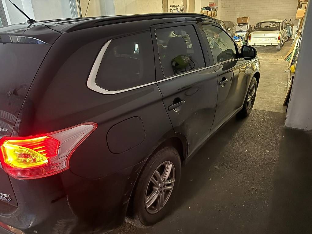 Automobili: Mitsubishi Outlander PHEV NAVI - FULL OPTIONS – Usato da Lugano venduto da inf_j2xd 2