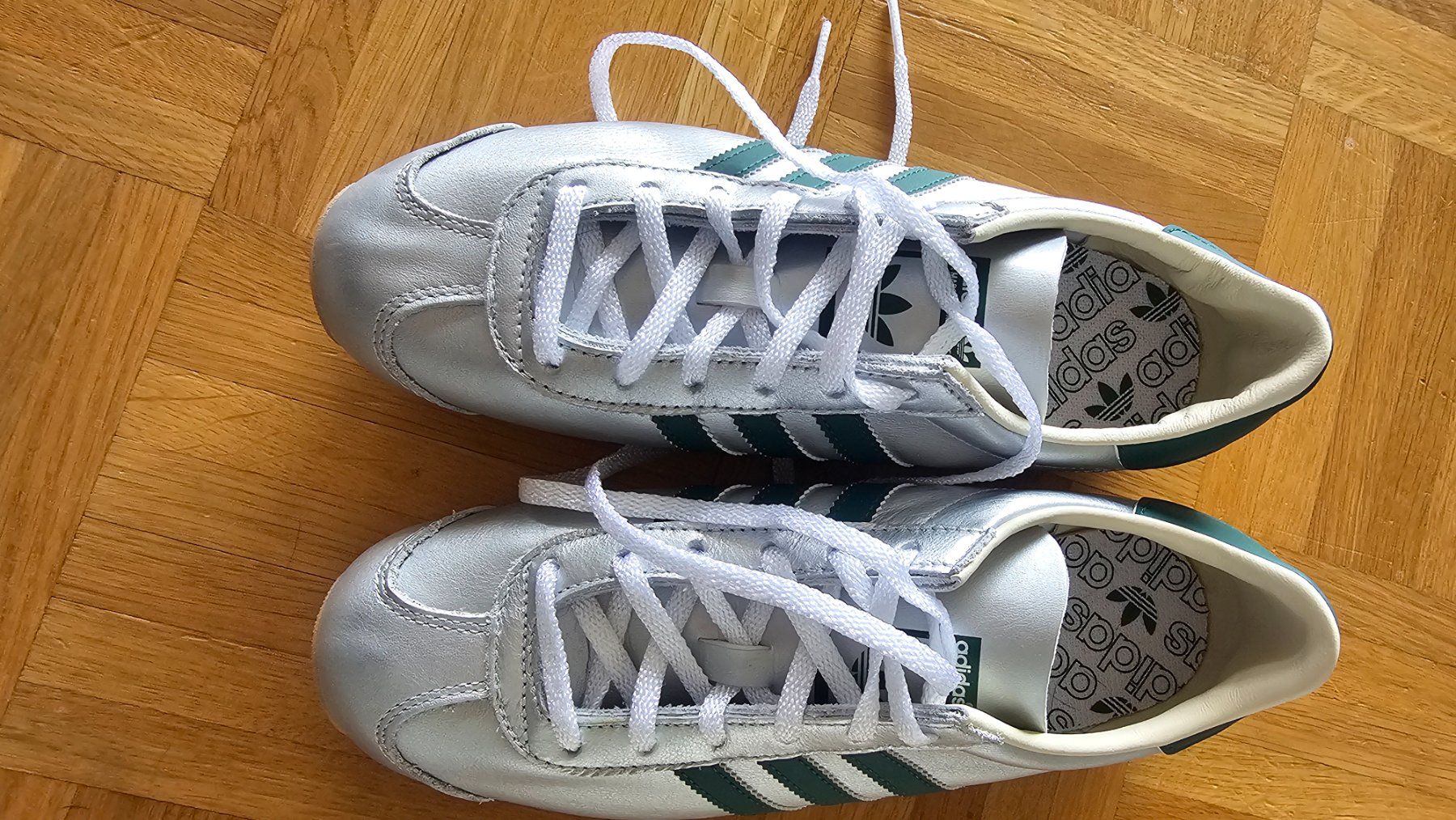 Adidas Scarpe da uomo: Adidas Turnschuhe silber-grün, 38.5 – Nuovo (secondo la descrizione) da Klingnau venduto da anduril_25