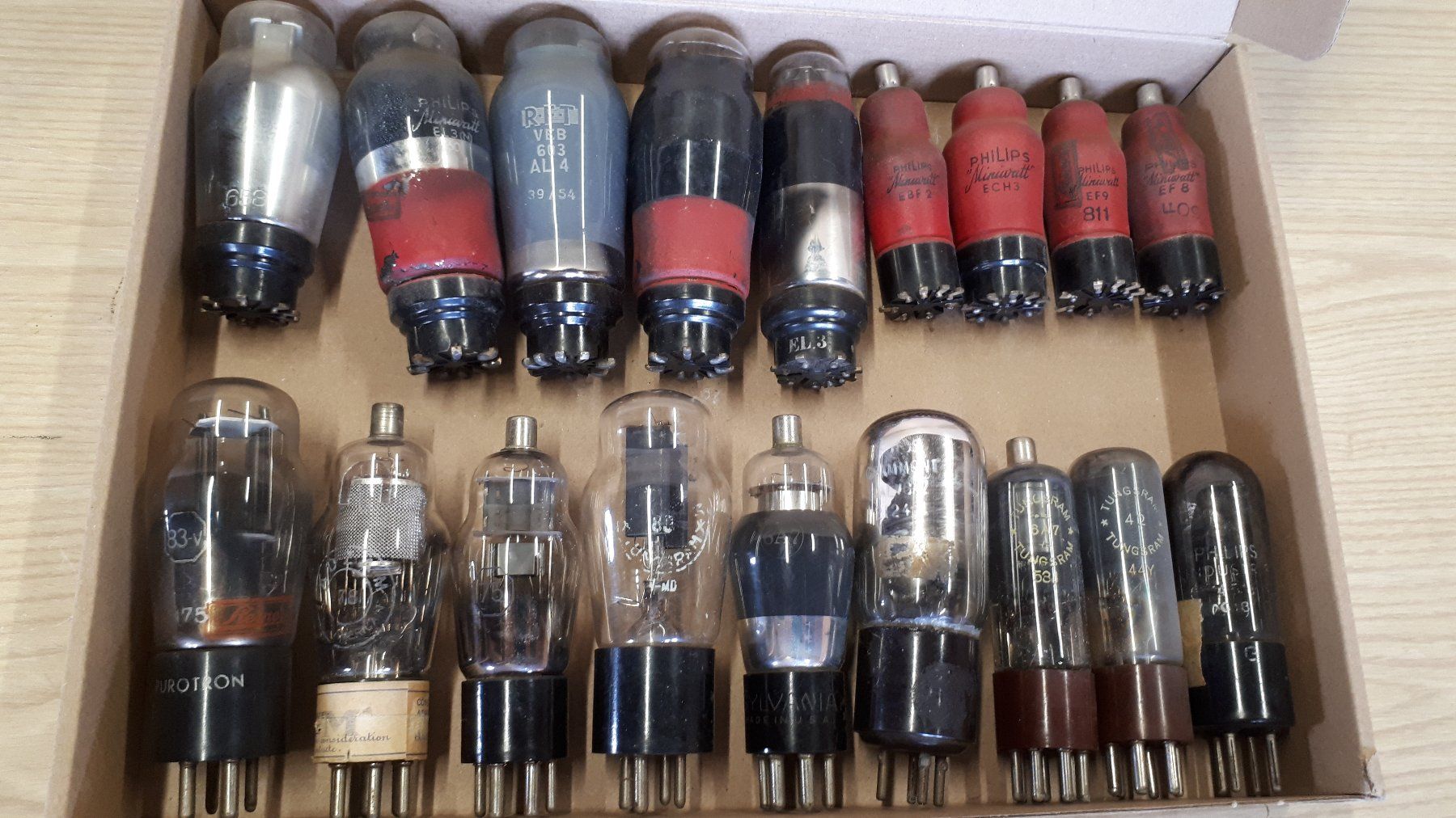 Componenti elettronici: Radio Röhren Konvolut – Difettoso da Madiswil venduto da 20gls