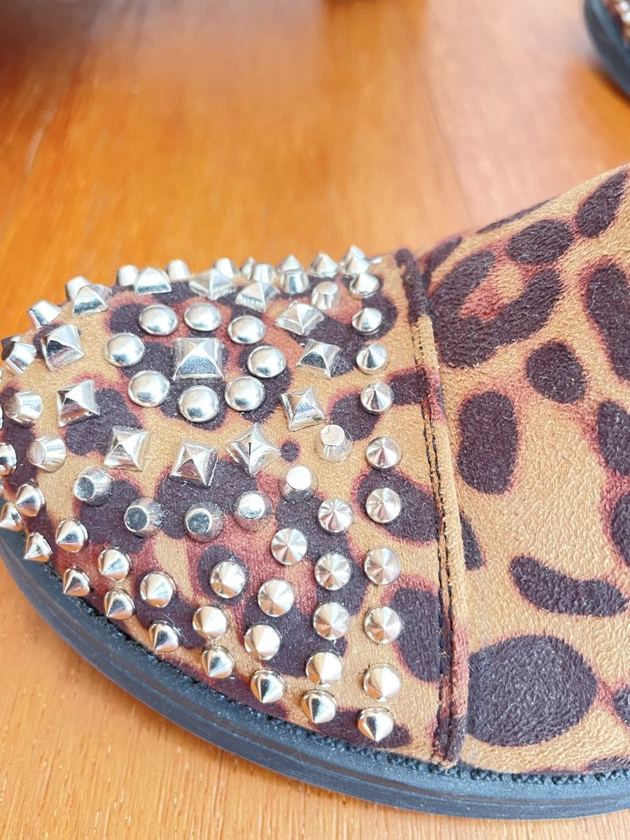Chaussures femmes: Stiefeletten mit Nieten – D'occasion à Ennetbürgen par scriccolo 3