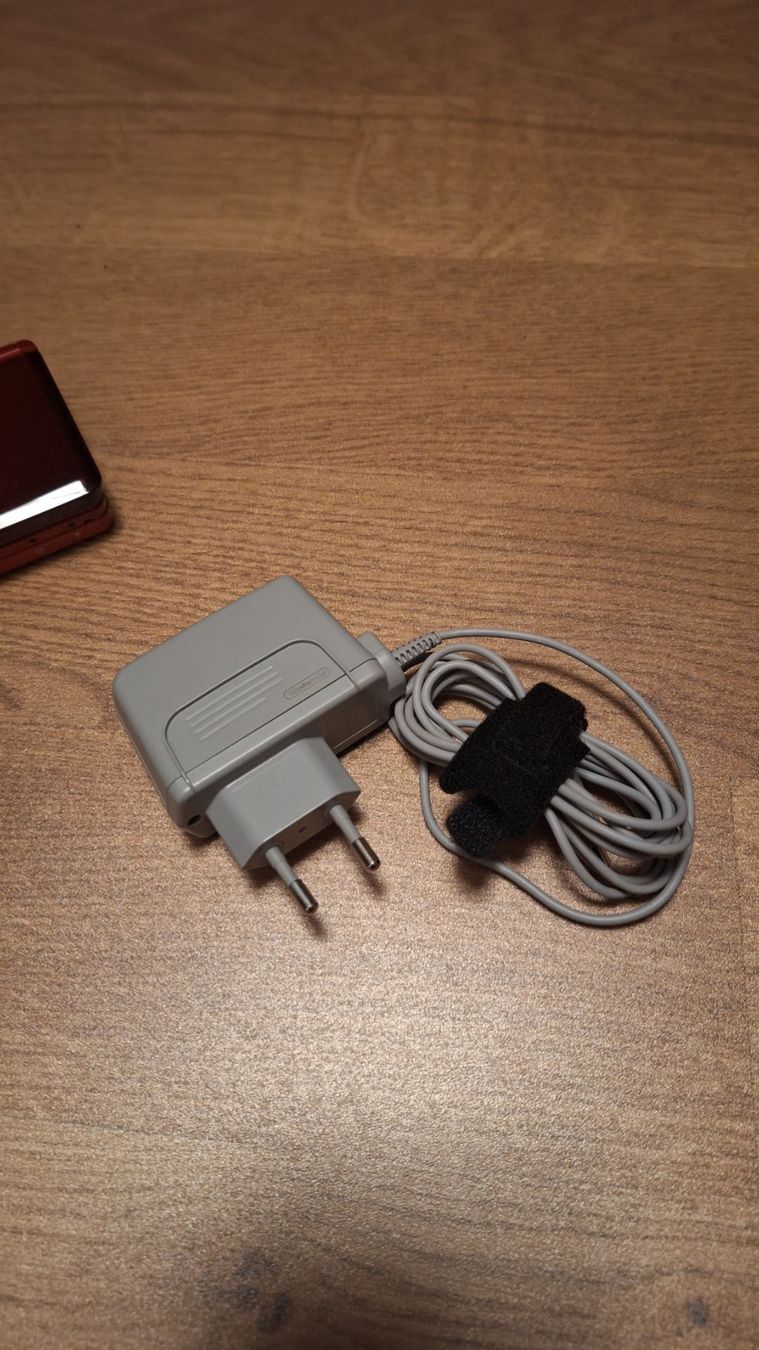 Nintendo Console: Nintendo 3DS Rot Metallic – Usato da Bachenbülach venduto da 4player4 8